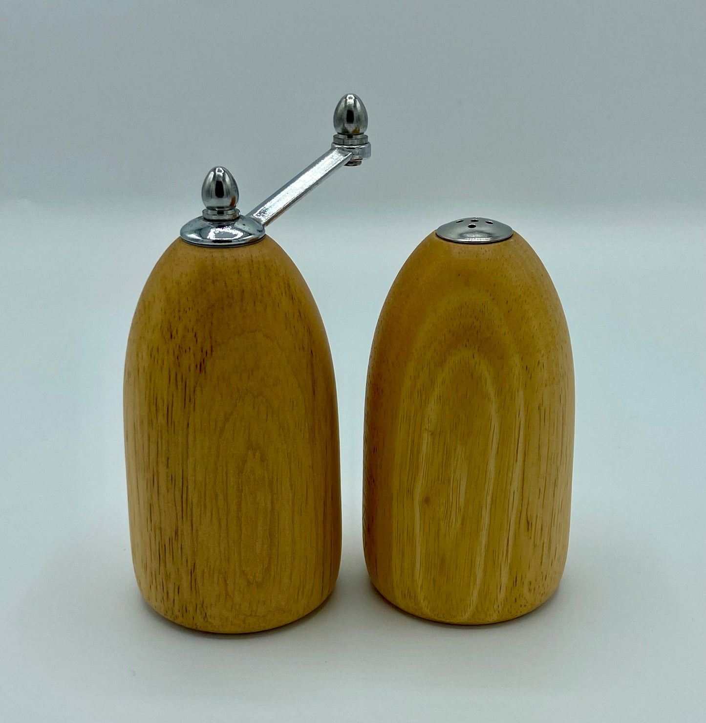 Wood Salt Shaker and Pepper Mill Grinder Set 4.5" Chyn Tai Co Bamboo Vintage